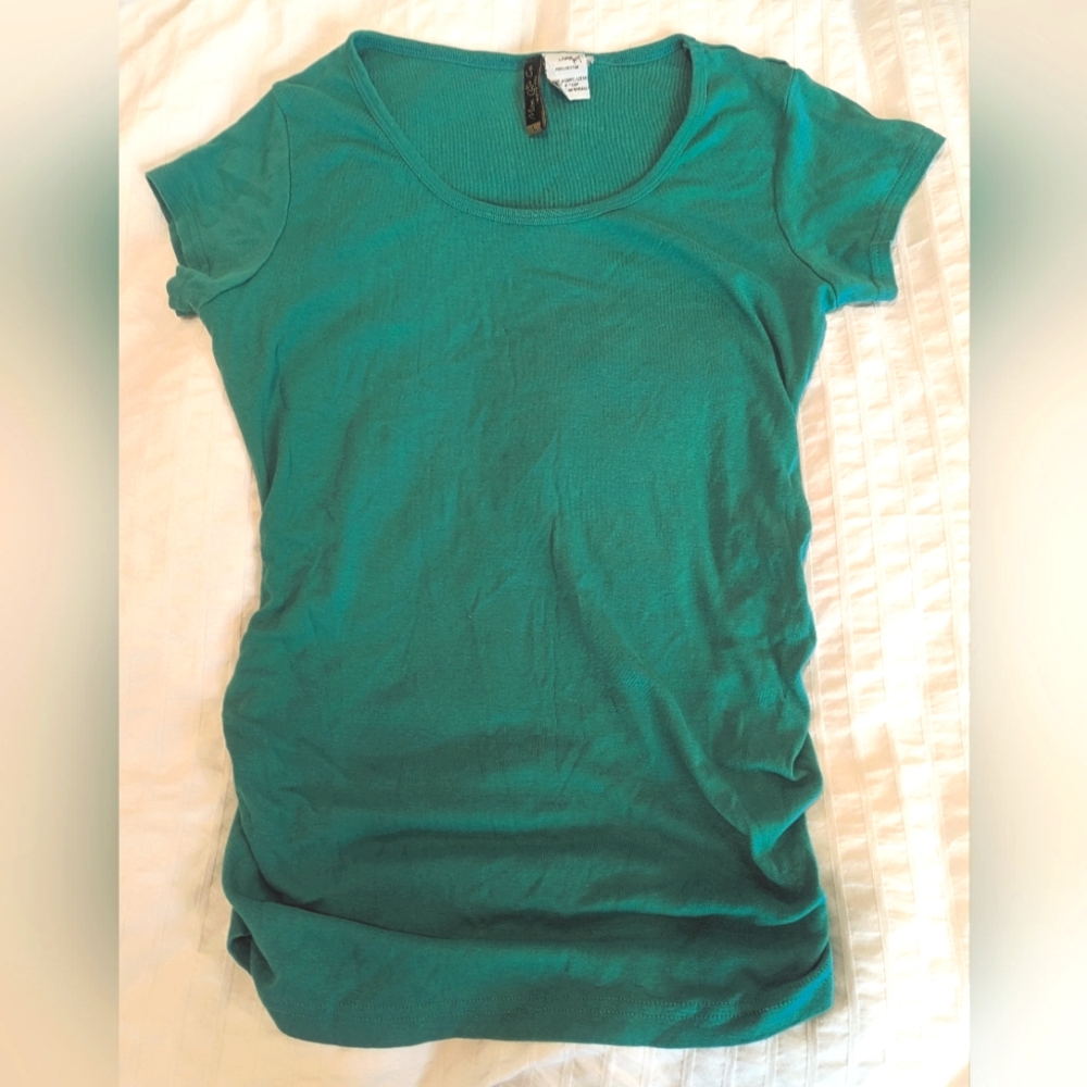 Green scoop neck MATERNITY shirt, large